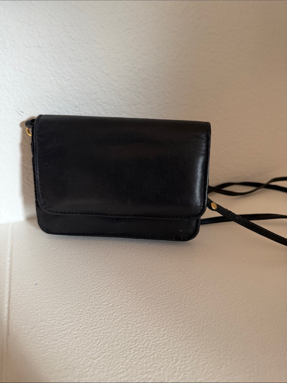 Black Women's Crossbody Bag - Classic Minimalist